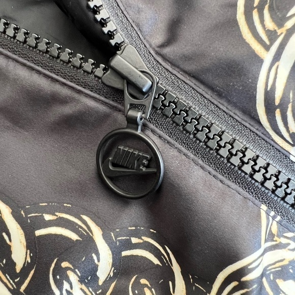 Nike Women’s satin black with gold chain bomber jacket size XS - Picture 12 of 14